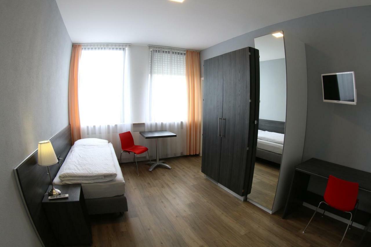 Looks-Inn Viernheim Buitenkant foto